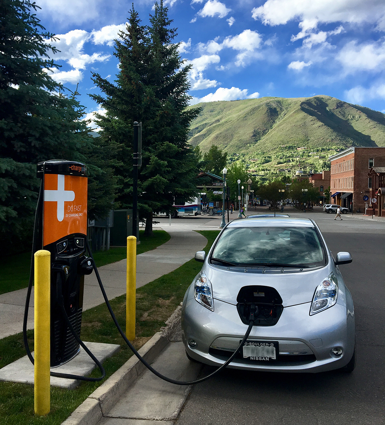Electric Vehicle charge station